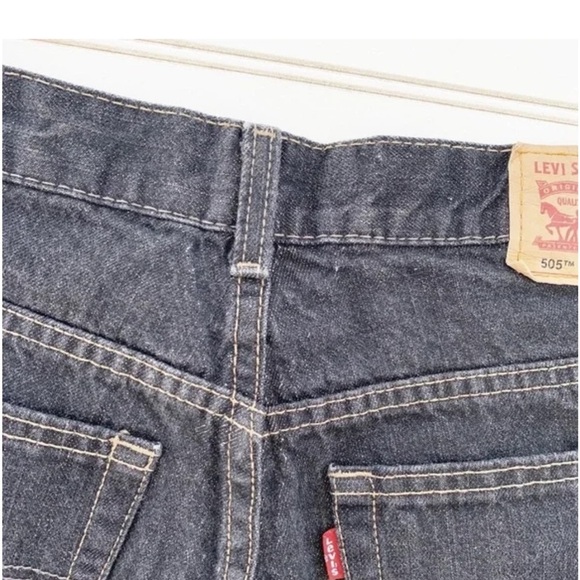 Levi's Black Jean Shorts Relaxed Fit - Picture 4 of 9